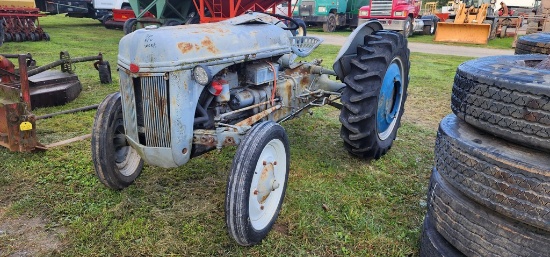 Ferguson 20 Tractor (RUNS)