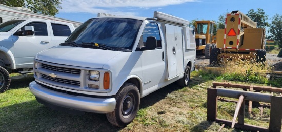 1999 Chevy Service Van (RUNS)(TITLE)