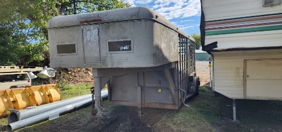 1992 Diamond D 2 axle Gooseneck Stock Trailer (TITLE)