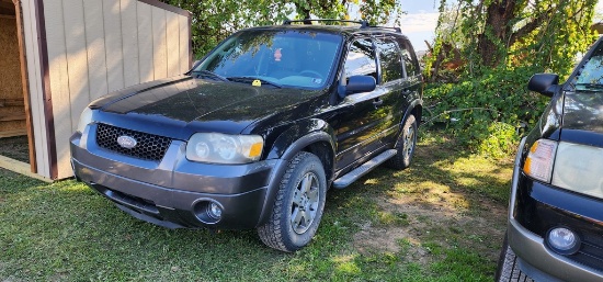 2005 Ford Escapr (RUNS)(TITLE)