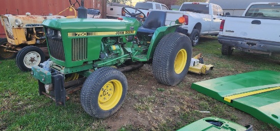 John Deere 750 Compact Tractor W/Finish Mower (RUNS)