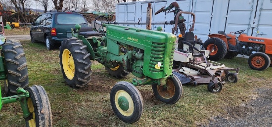 1950 John Deere M Tractor (RUNS)
