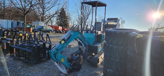 New AGT QH12 Mini Excavator