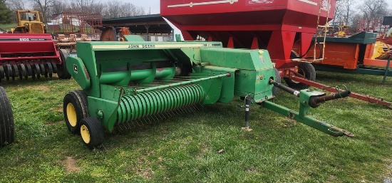 John Deere 328 Square Baler