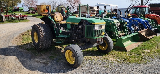 1997 John Deere 5200 Tractor (RUNS)