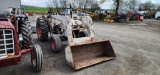 David Brown 1194 Tractor w/loader (RUNS)