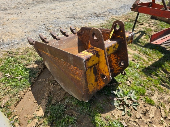 24" Backhoe Bucket