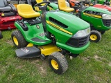 John Deere LA105 Riding Mower (RUNS)(DEALER TRADE IN)