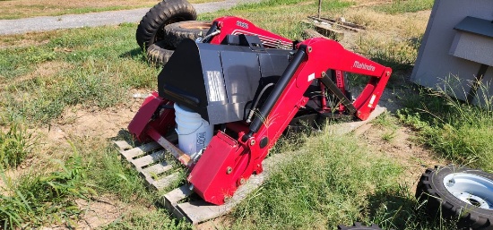 New Mahindra 2665 CL Quick Attach Loader