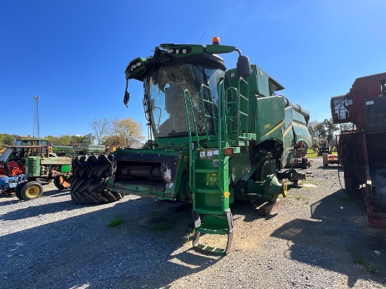John Deere S680 Combine (SALVAGE)