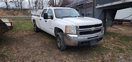 2007 Chevy 2500 Truck (RUNS) (TITLE)