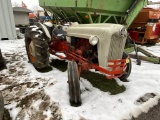 Ford 600 Tractor (RUNS)