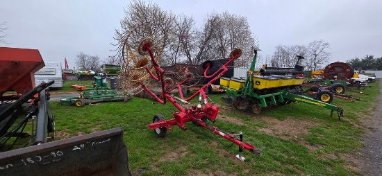 Gehl 418 Pull 8 Wheel Rake