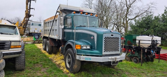 1990 Diamond Reo C116 64DB Tandem Dump Truck (RUNS)(TITLE)