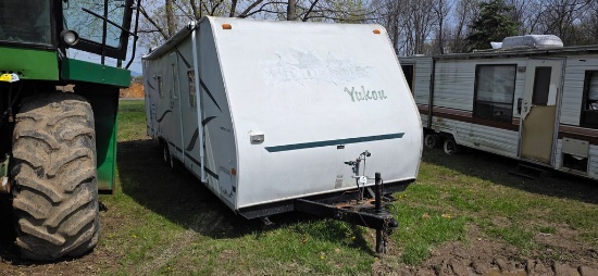 2002 Yukon 2 Axle Camper(TITLE)