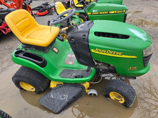 John Deere L118 Riding Mower (Not Running)