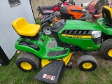 John Deere D105 Riding Mower (Runs)(Dealer Trade In)