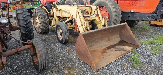 Massey Ferguson 20 Tractor w/Loader (Runs)(3pt. Does Not Work)