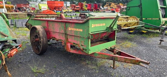 Pequea 110 1-Axle Manure Spreader
