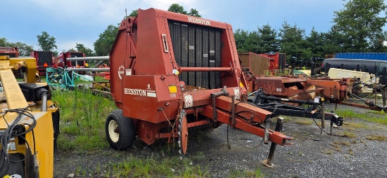 Hesston 585 Round Baler