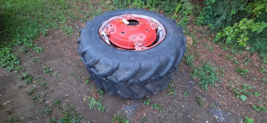 2-13.6-28/12-28 Tractor Tires & Rims