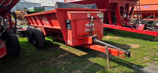 Kuhn/Knight 8118 Side Slinger Tandem Manure Spreader