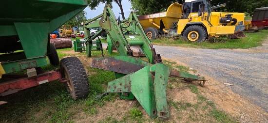 John Deere 265 Loader