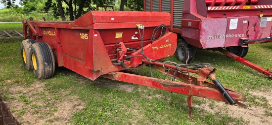 New Holland 195 Tandem Manure Spreader