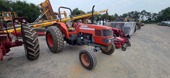 Kubota M9000 Tractor (RUNS)