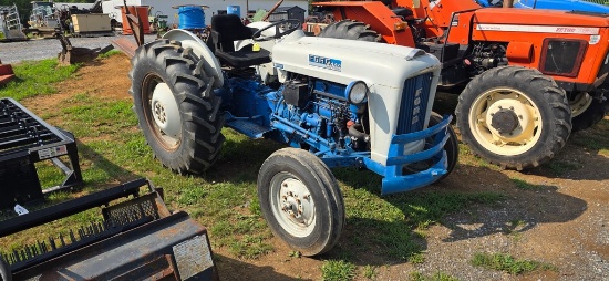Ford 4000 Tractor (Runs)