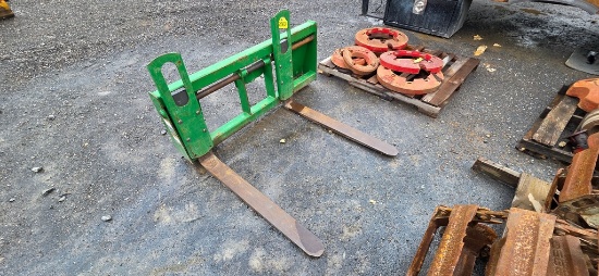 John Deere Pallet Forks