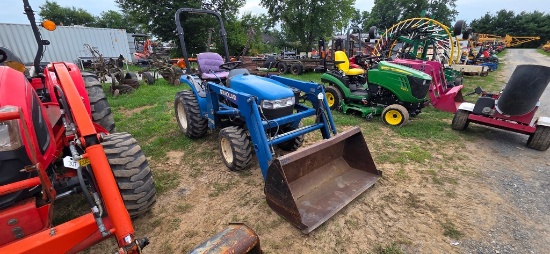 New Holland 1C21D Compact Tractor w/Loader (RUNS)