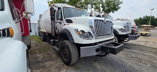 2010 International 7600 6x4 Garbage Truck (RUNS)(TITLE)