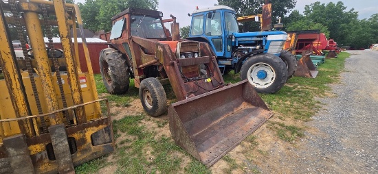 Massey Fergusonn 285 Tractor w/Loader (RUNS)