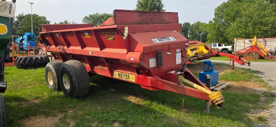 Meyer 7500 V-Force Tandem Manure Spreader