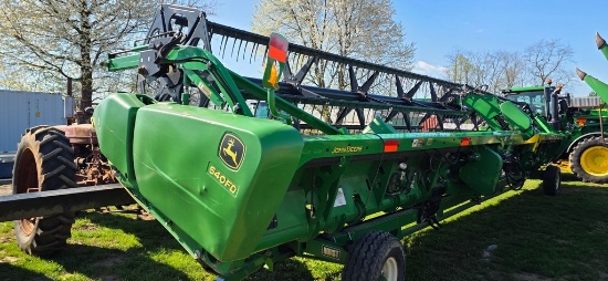 2012 John Deere 640FD 40' Draper Head