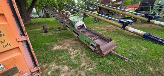 John Deere 428 Hay Elevator