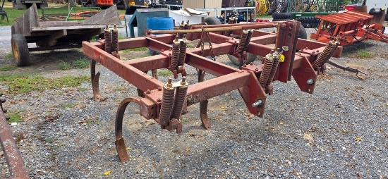 International 9 Tooth 3pt. Chisel Plow