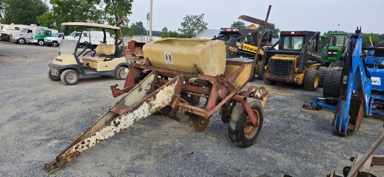 International 56 Pull 2 Row Cornplanter
