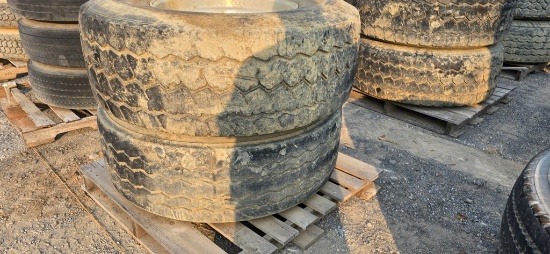2-425/65R22.5 Truck Tires & Rims