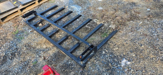 New Wolverine 66" Bucket Manure Forks