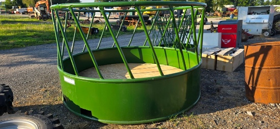 New J&L 8' Round Bale Feeder