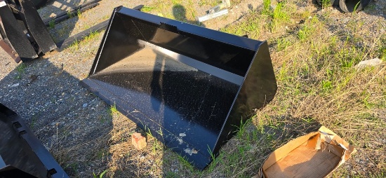 New Swict 60" Skidloader Bucket