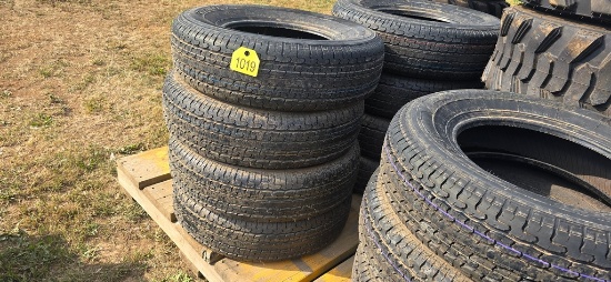 New 4-225/75R15 Roadguider Trailer Tires