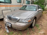 2003 Lincoln Town Car