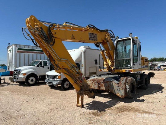 Liebherr 904 Mobile Excavator, Boom Cracked [YARD 2]