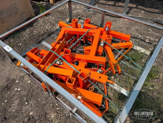 Unused 2026 Wolverine (11) Tractor 3-Point Quick Couplers [YARD 1]
