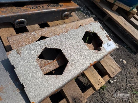 (2) Unused 2026 GIYI GIYI-S10 Mounting Plate Mini Skid Steer Attachments [YARD 1]