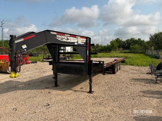 2020 Texas Pride 25ft Tri/A Gooseneck Trailer [YARD 2]
