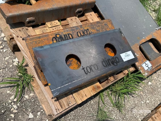 (2) Unused 2026 GIYI Dingo Skid Steer Mounting Plates [YARD 1]